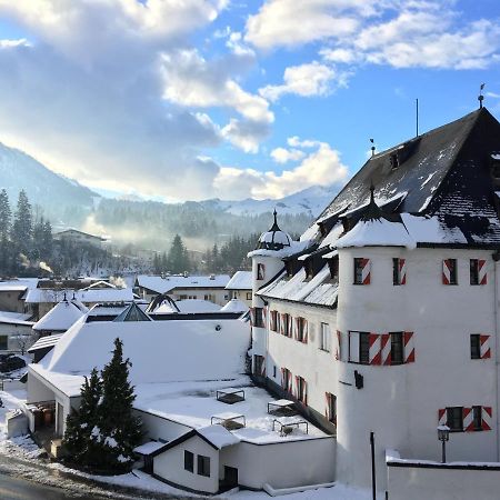 Family Hotel Schloss Rosenegg Fieberbrunn Bagian luar foto