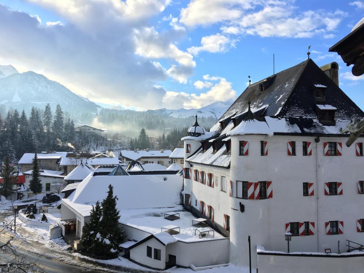 Family Hotel Schloss Rosenegg Fieberbrunn Bagian luar foto