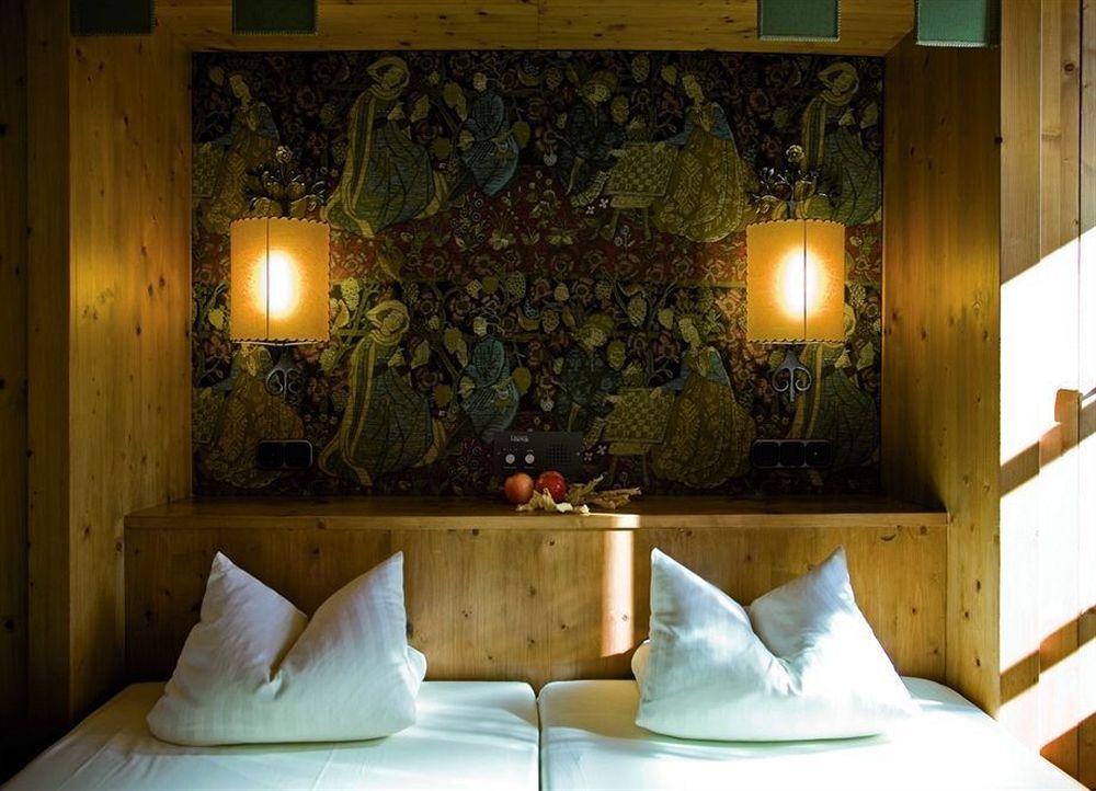 Family Hotel Schloss Rosenegg Fieberbrunn Bagian luar foto