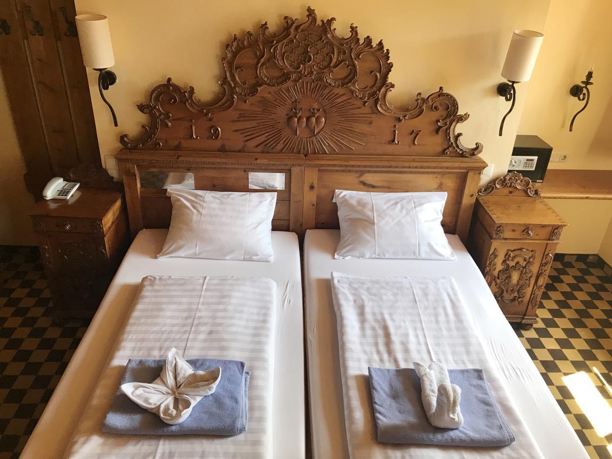 Family Hotel Schloss Rosenegg Fieberbrunn Bagian luar foto