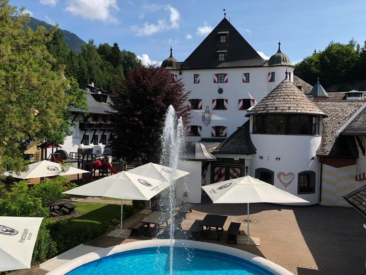 Family Hotel Schloss Rosenegg Fieberbrunn Bagian luar foto