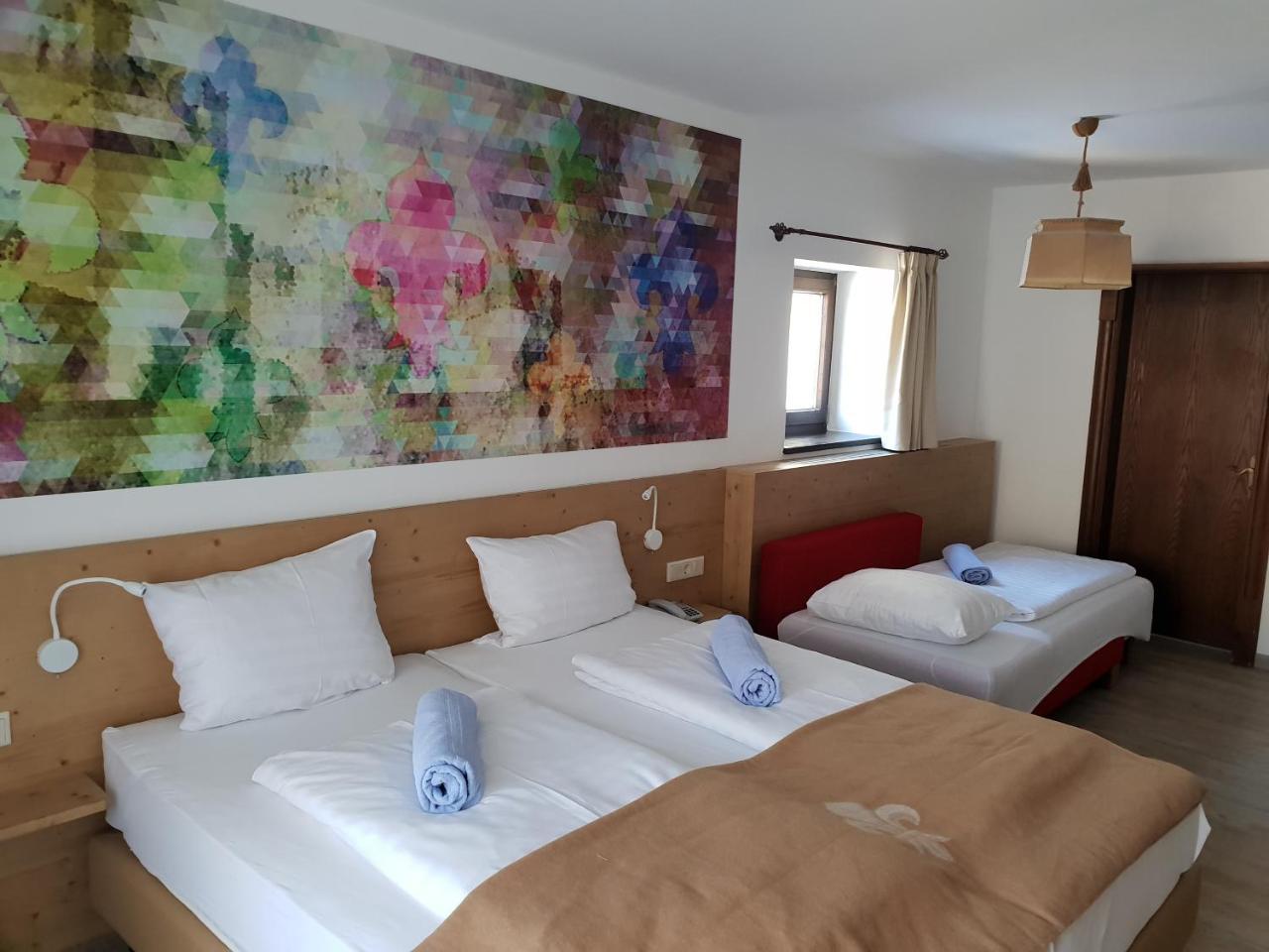 Family Hotel Schloss Rosenegg Fieberbrunn Bagian luar foto